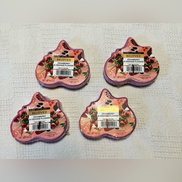 Cranberry & Orange Flower Bath Bomb - Picture 2 of 5